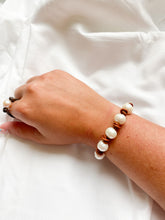 Load image into Gallery viewer, around the world - white pearl bracelet
