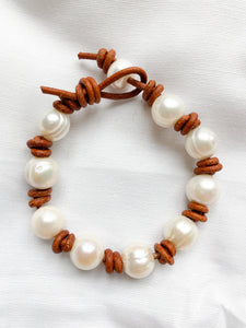 around the world - white pearl bracelet